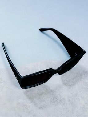 Tahari Oversized Square Sunglasses - Black